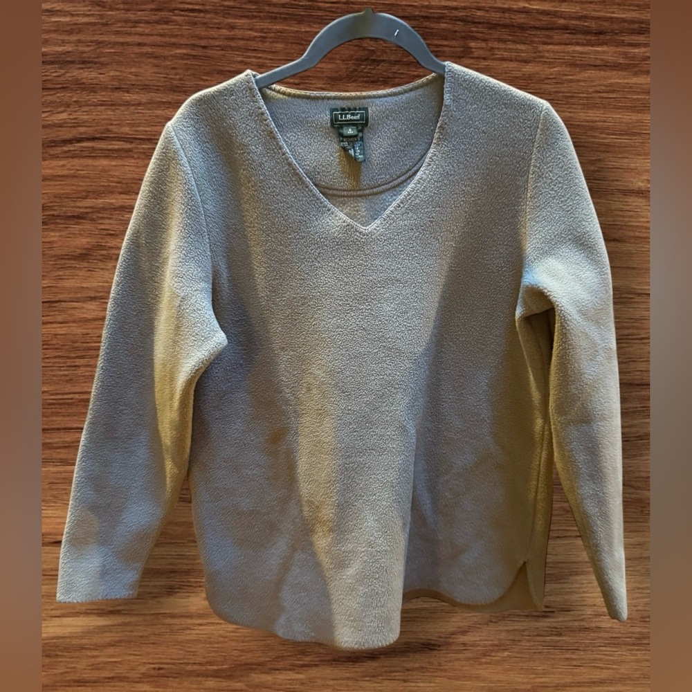 L.L. Bean Women's Tan Pullover Sweater. Size Small. EUC